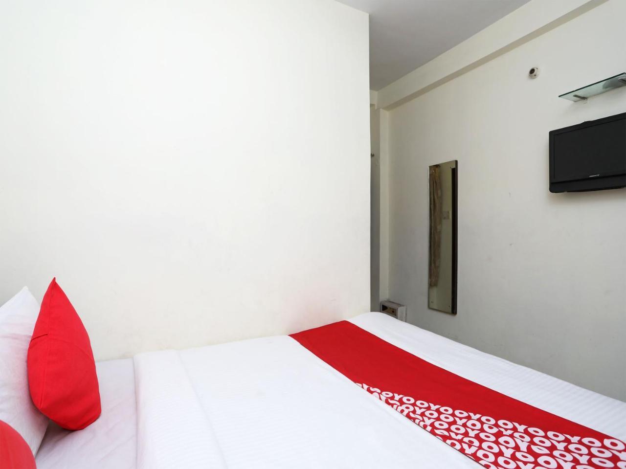 Oyo 13906 Vinita Inn Santragachi Exterior foto