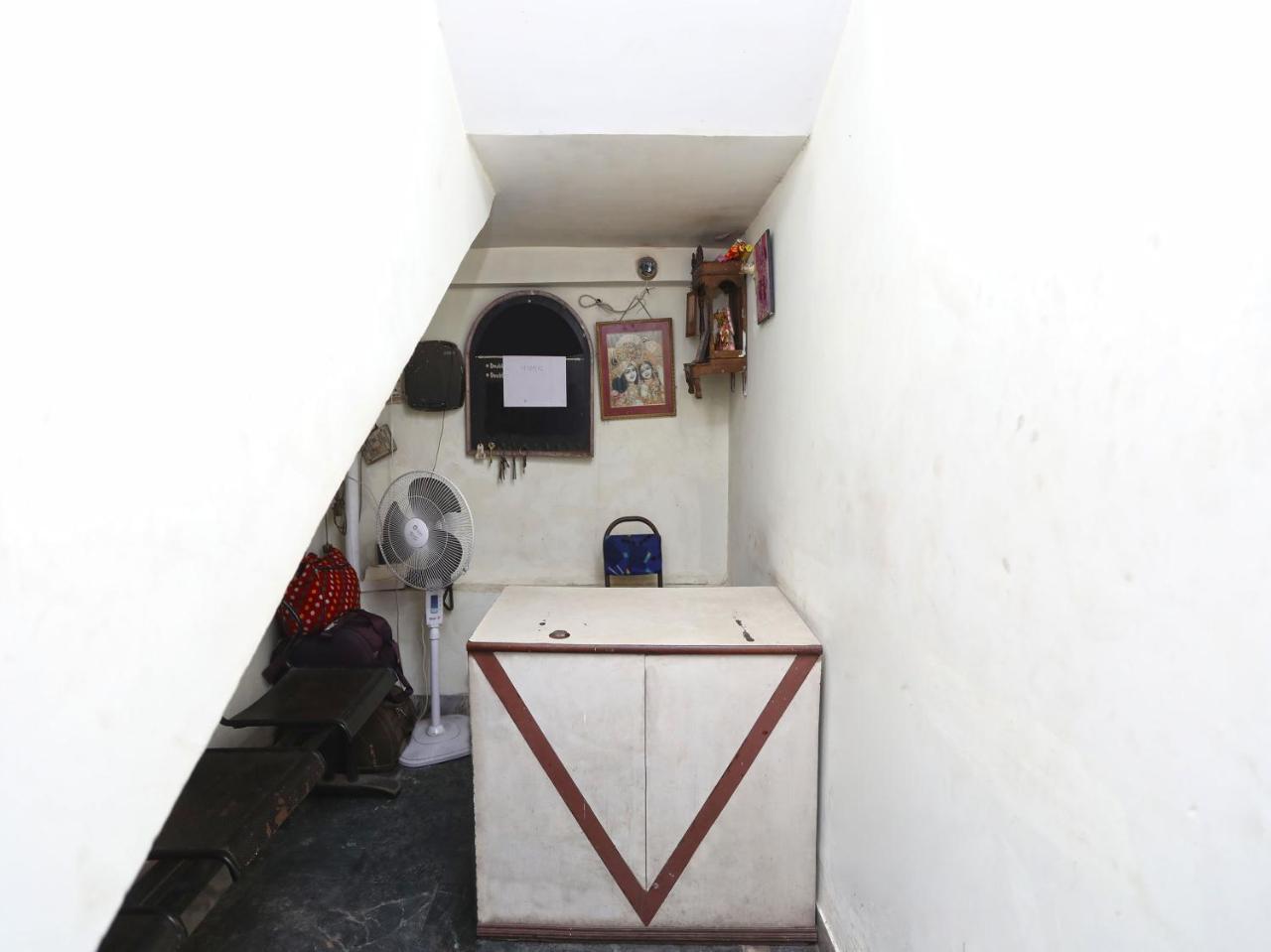 Oyo 13906 Vinita Inn Santragachi Exterior foto